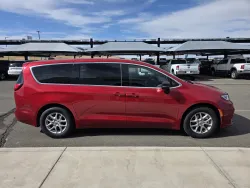 2025 Chrysler Pacifica Select | Thumbnail Photo 4 of 30