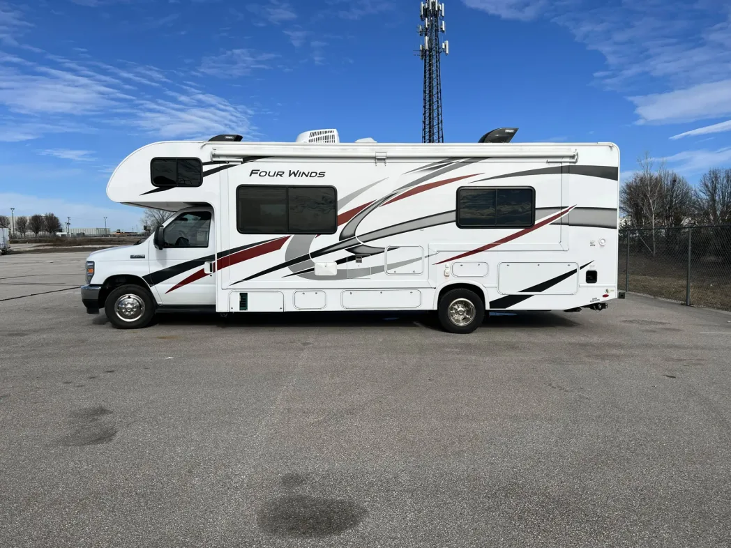 2022 Thor Four Winds 27R 
