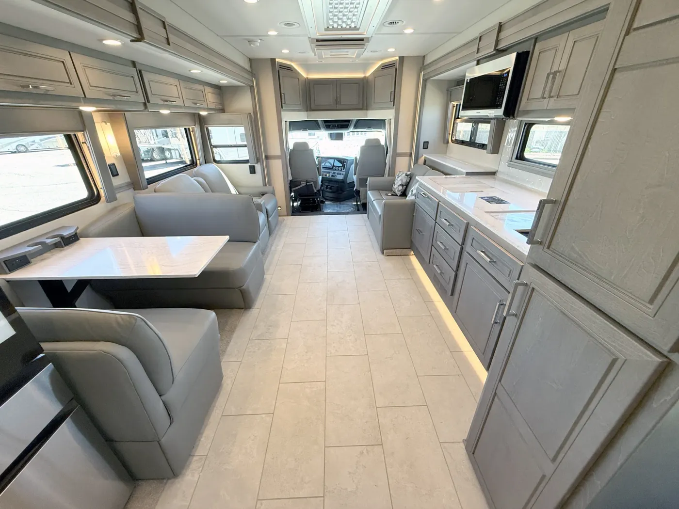 2026 Renegade XL 45QS | Photo 5 of 28