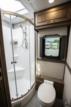 2026 Renegade Verona LE 40LTS | Thumbnail Photo 26 of 29