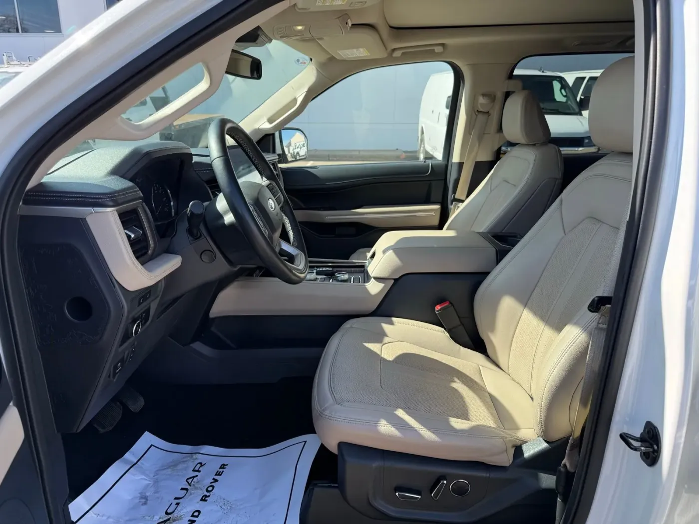 2024 Ford Expedition Limited | Photo 4 of 22