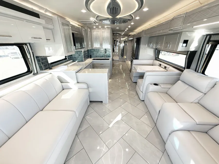 2025 American Coach Eagle | Photo 3 of 4