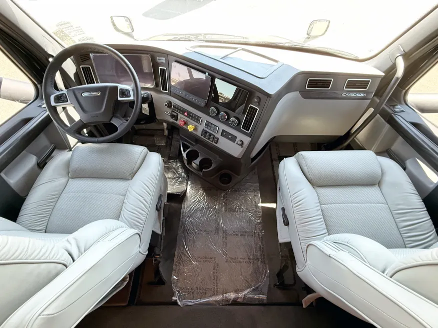 2026 Renegade XL 45QS | Photo 7 of 28