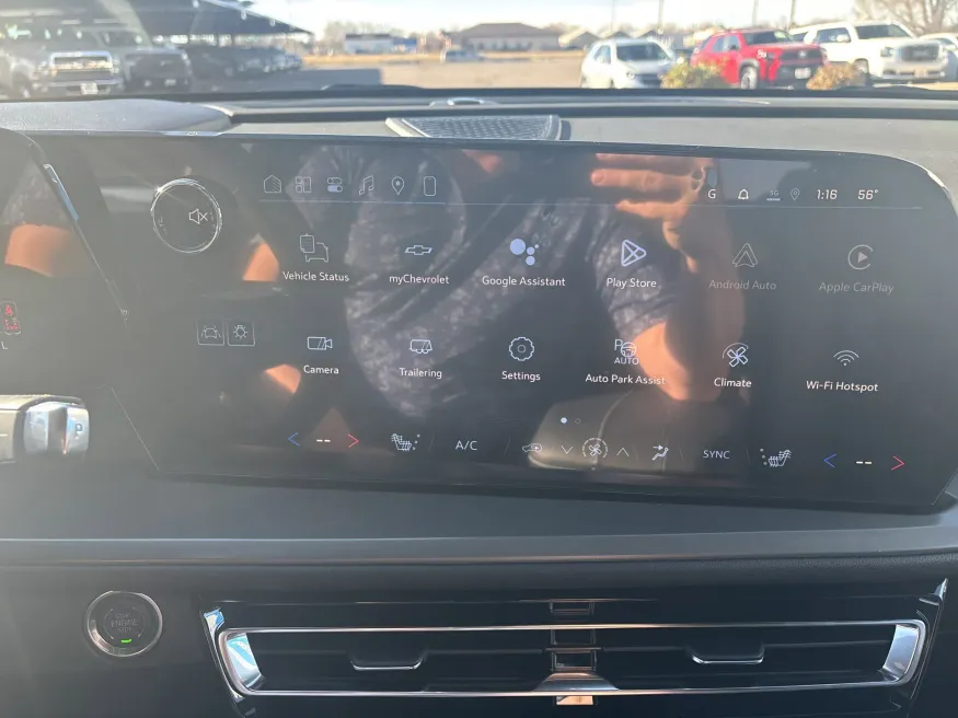 2026 Chevrolet Traverse AWD LT | Photo 18 of 22