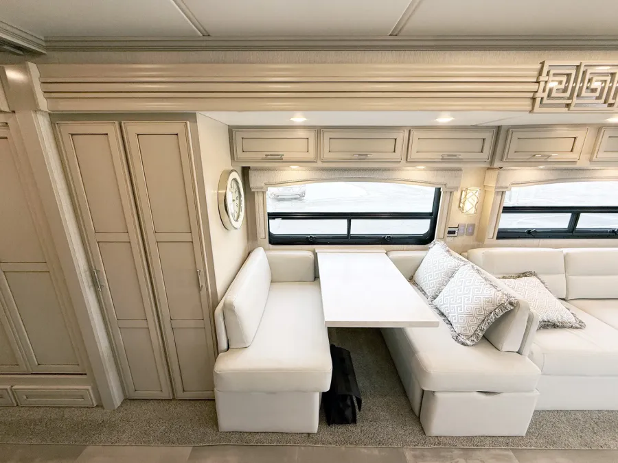 2023 Newmar Ventana 4326 | Photo 12 of 34