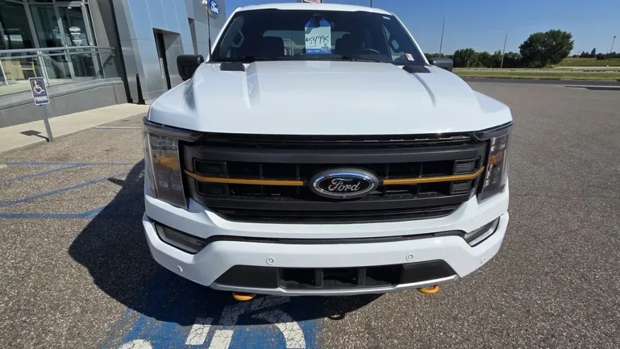 2023 Ford F-150 | Photo 2 of 31