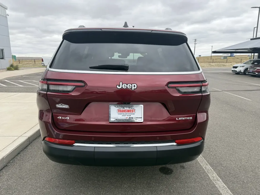 2024 Jeep Grand Cherokee L Limited | Photo 7 of 23