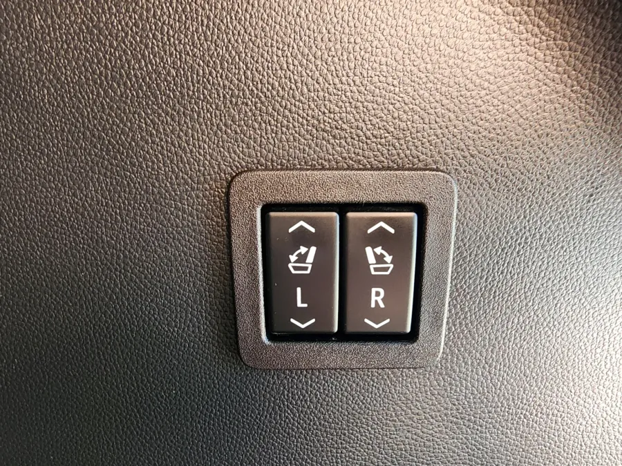 2021 Buick Enclave Premium | Photo 15 of 29