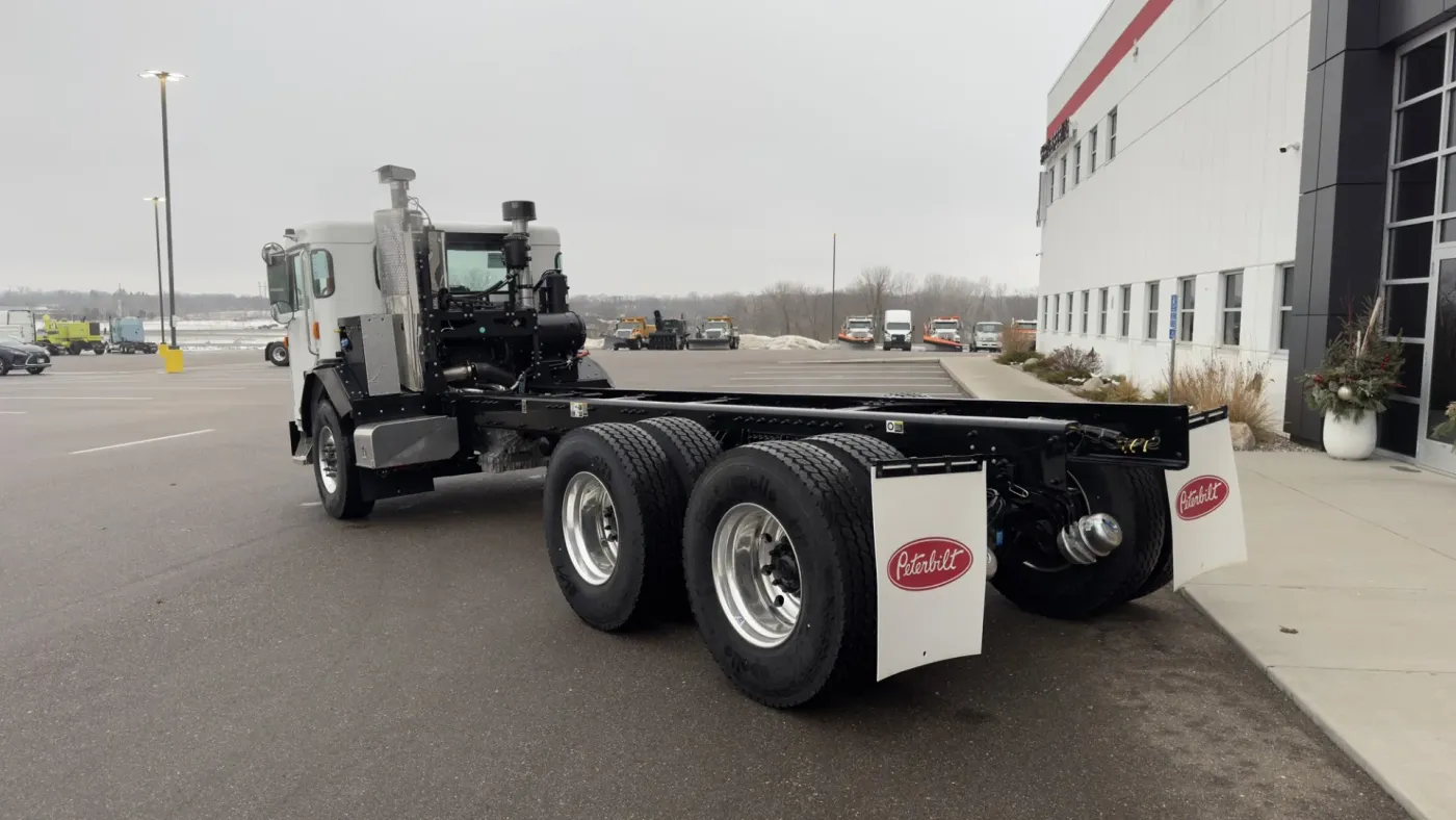 2026 Peterbilt 520 | Photo 4 of 20