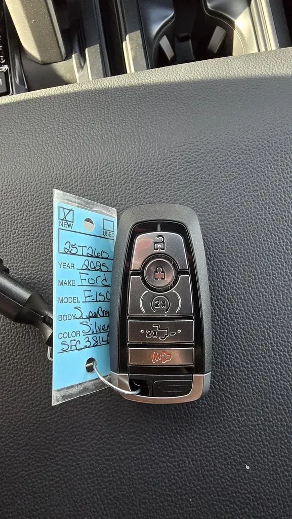 2025 Ford F-150 | Photo 26 of 32