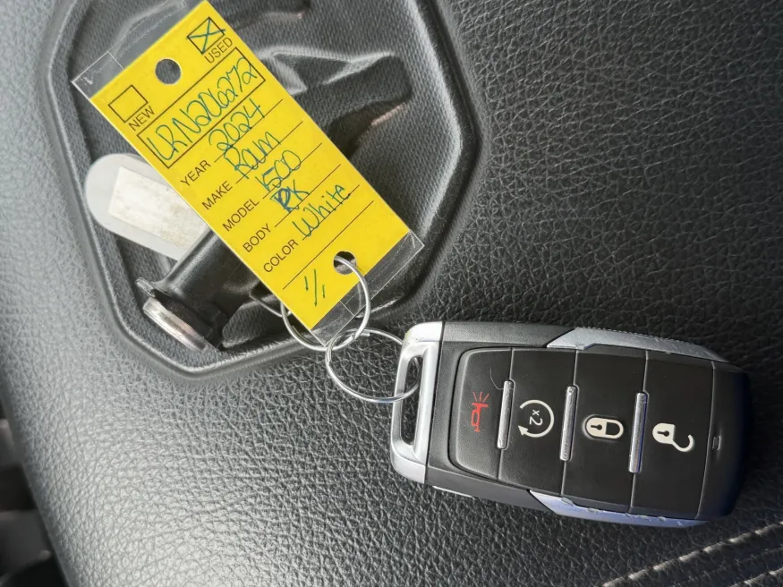 2024 RAM 1500 Laramie | Photo 17 of 18