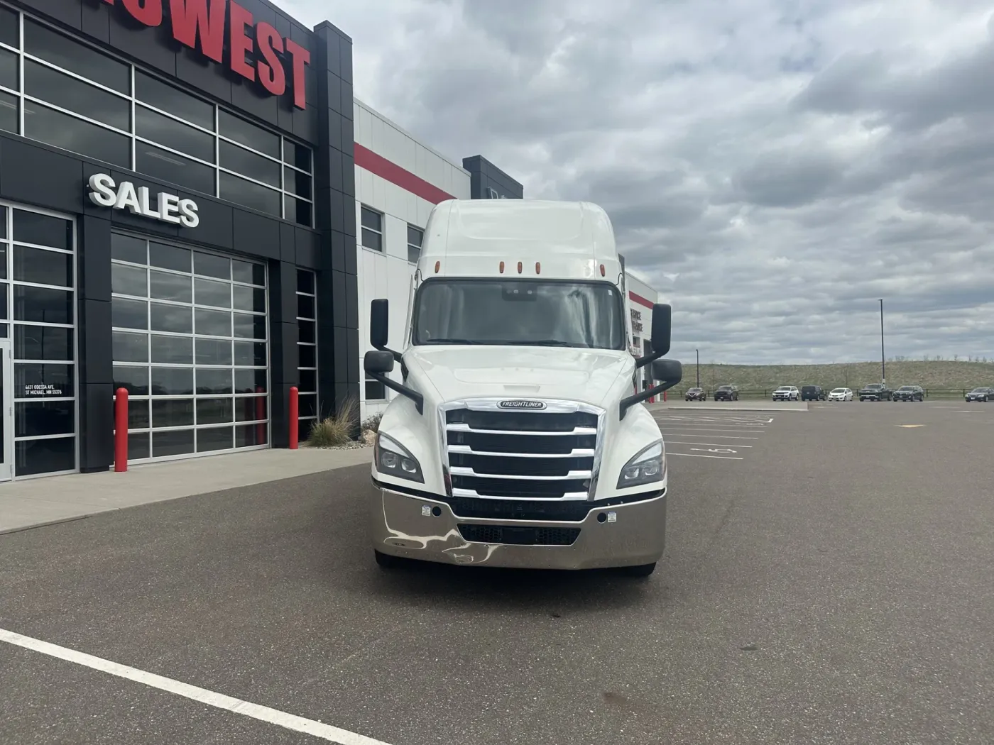 2020 Freightliner Cascadia | Photo 2 of 18