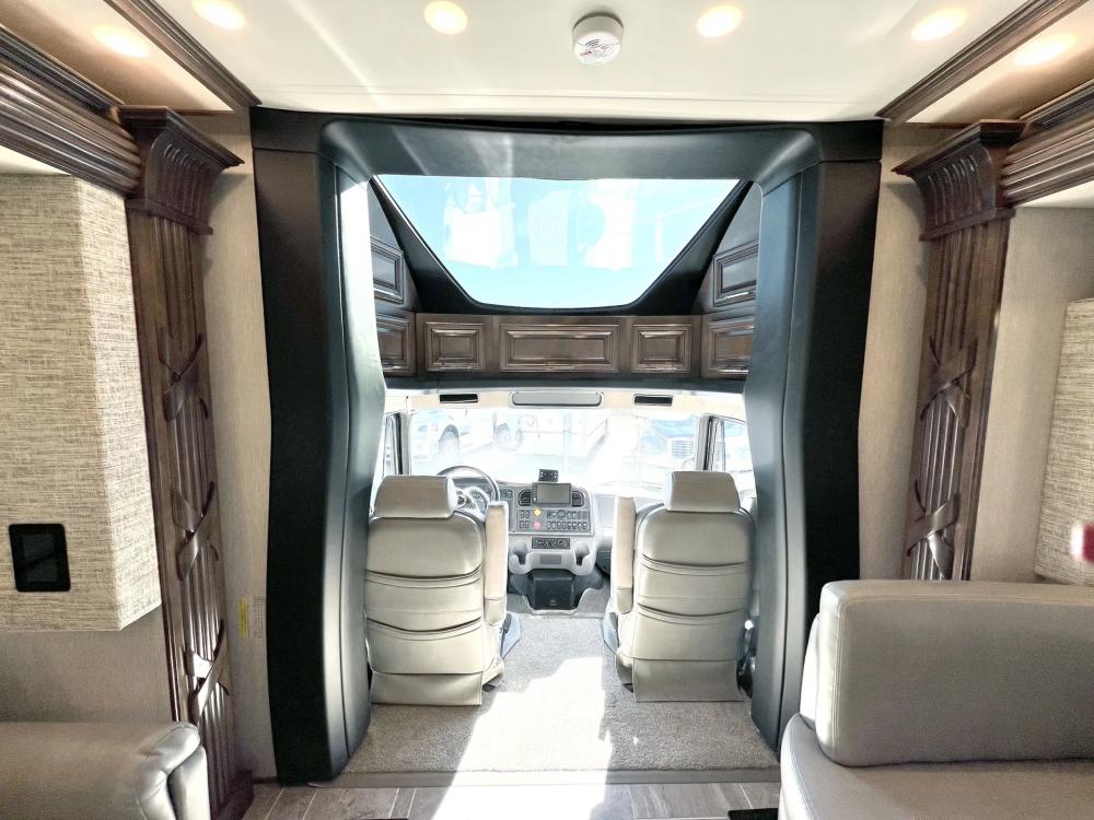 2022 Newmar Supreme Aire 4061 | Photo 6 of 34