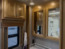 2022 Tiffin Allegro Red 33AA | Thumbnail Photo 21 of 40
