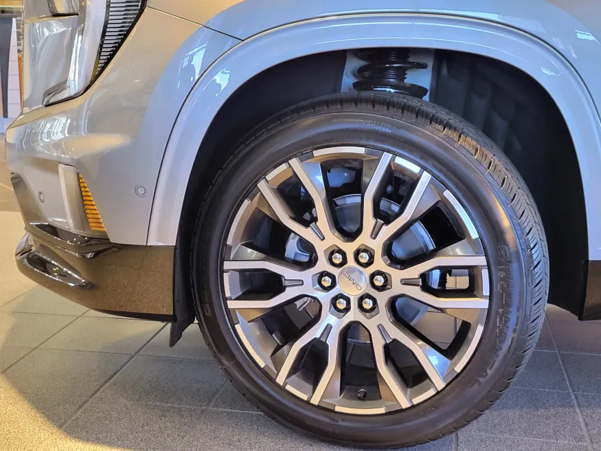 2026 GMC Acadia Denali Ultimate | Photo 8 of 26