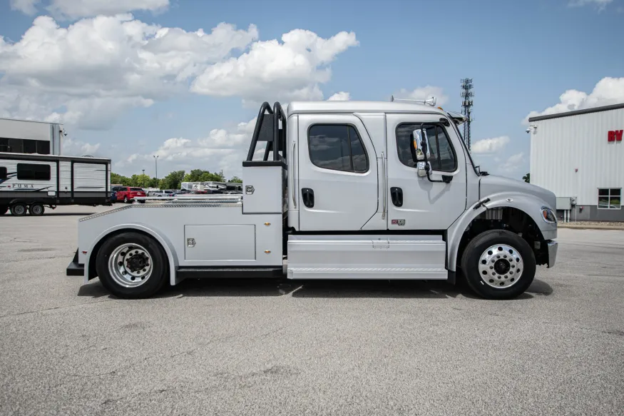 2024 Freightliner M2 106 Bolt | Photo 4 of 25