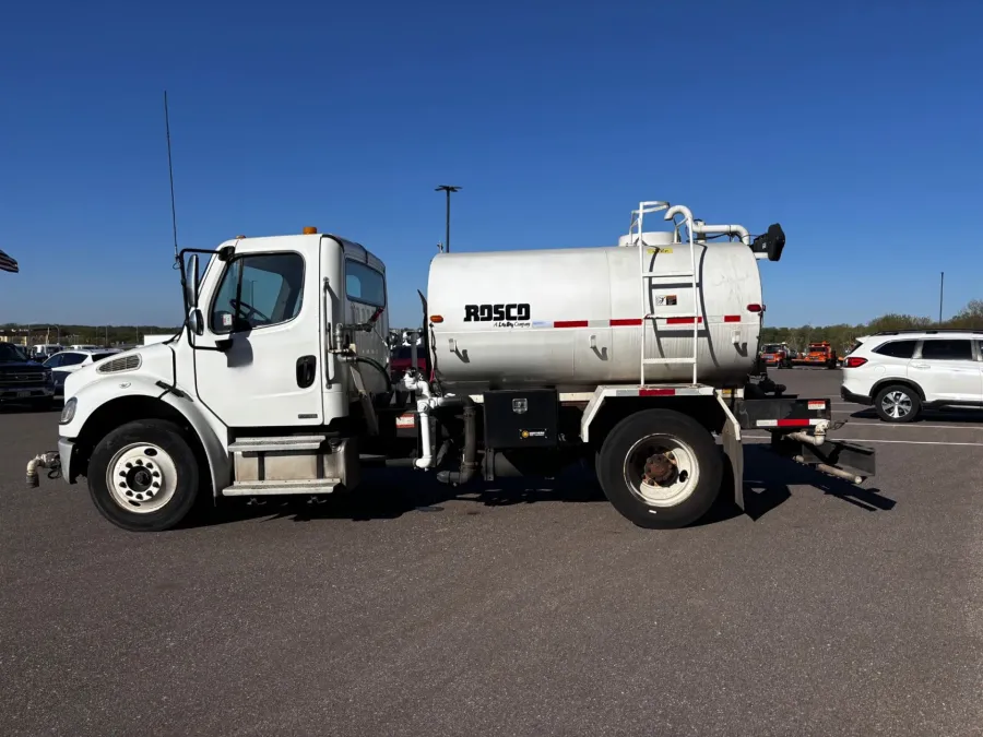 2004 Freightliner M2 106 | Photo 7 of 21