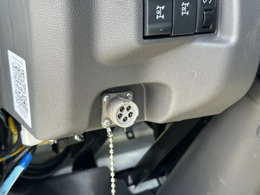 2025 Isuzu NRR | Photo 21 of 29