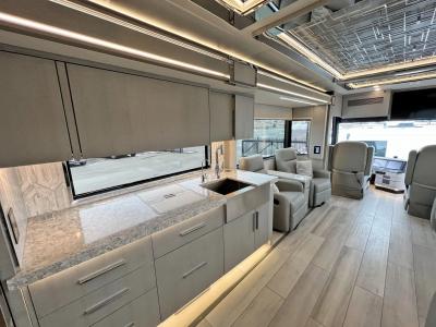 2023 Newmar King Aire 4521 | Thumbnail Photo 8 of 46