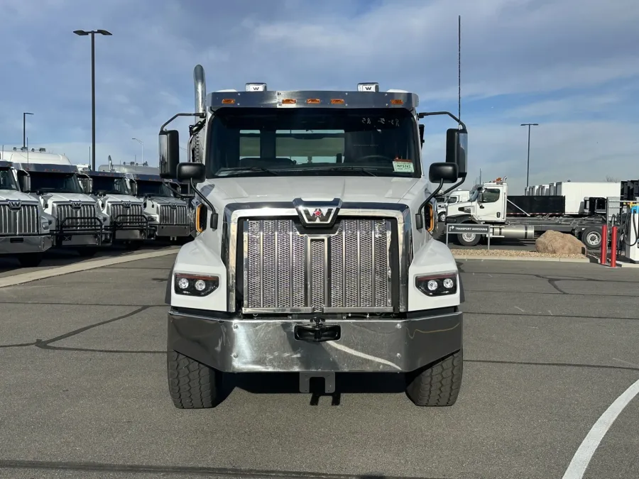 2026 Western Star 47X | Photo 2 of 19