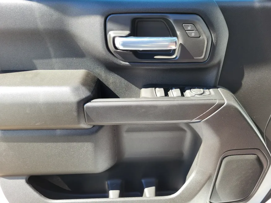 2026 GMC Sierra 3500HD Pro | Photo 17 of 23