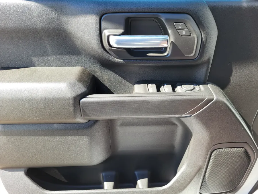 2026 GMC Sierra 3500HD Pro | Photo 17 of 23