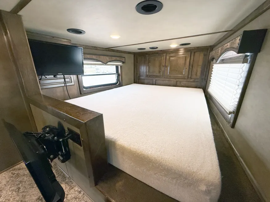 2019 Twister 5HLQ | Photo 5 of 27
