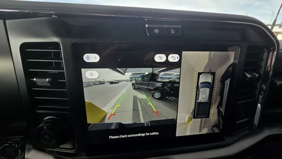 2026 Ford Super Duty F-250 | Photo 30 of 39