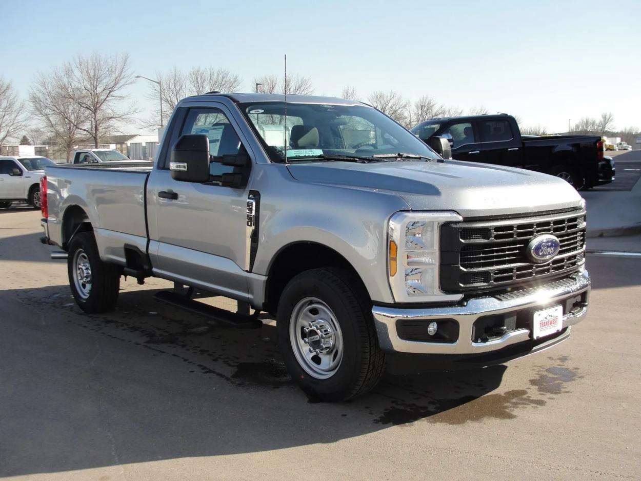 2024 Ford F350 | Photo 7 of 10