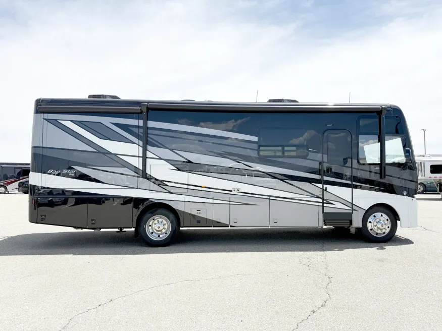2027 Newmar Bay Star 3114 | Photo 4 of 27