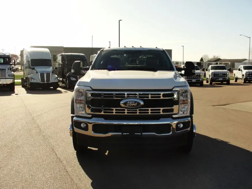 2026 Ford Super Duty F-550 XLT | Photo 7 of 13