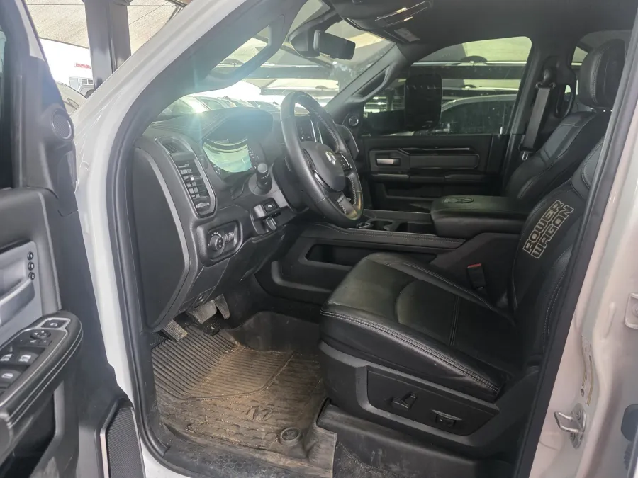 2025 Jeep Grand Cherokee Altitude | Photo 22 of 31