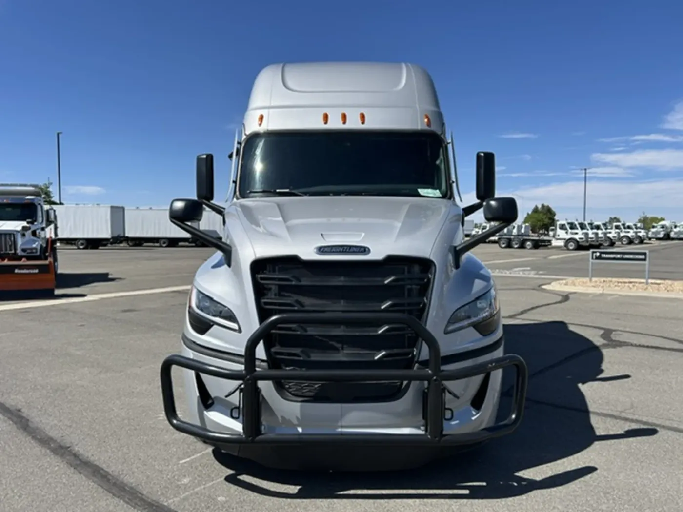 2026 Freightliner PJ126SLP | Photo 2 of 18