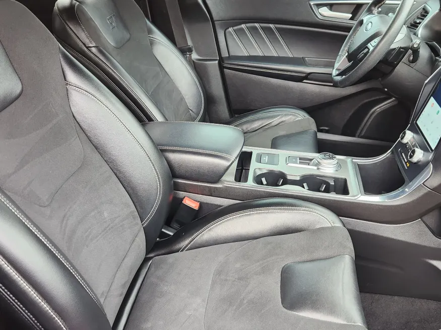 2021 Ford Edge ST | Photo 14 of 27