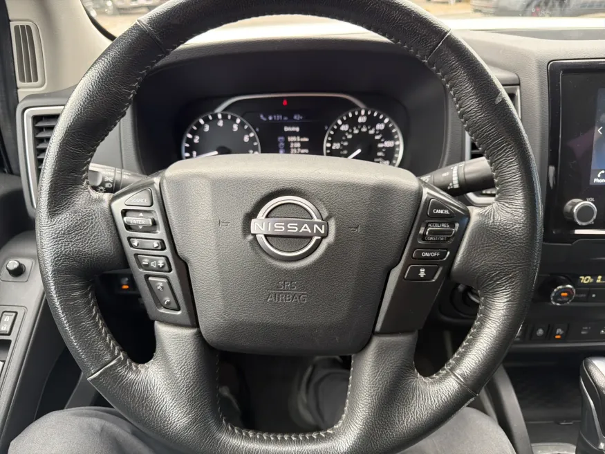 2022 Nissan Frontier SV | Photo 17 of 19