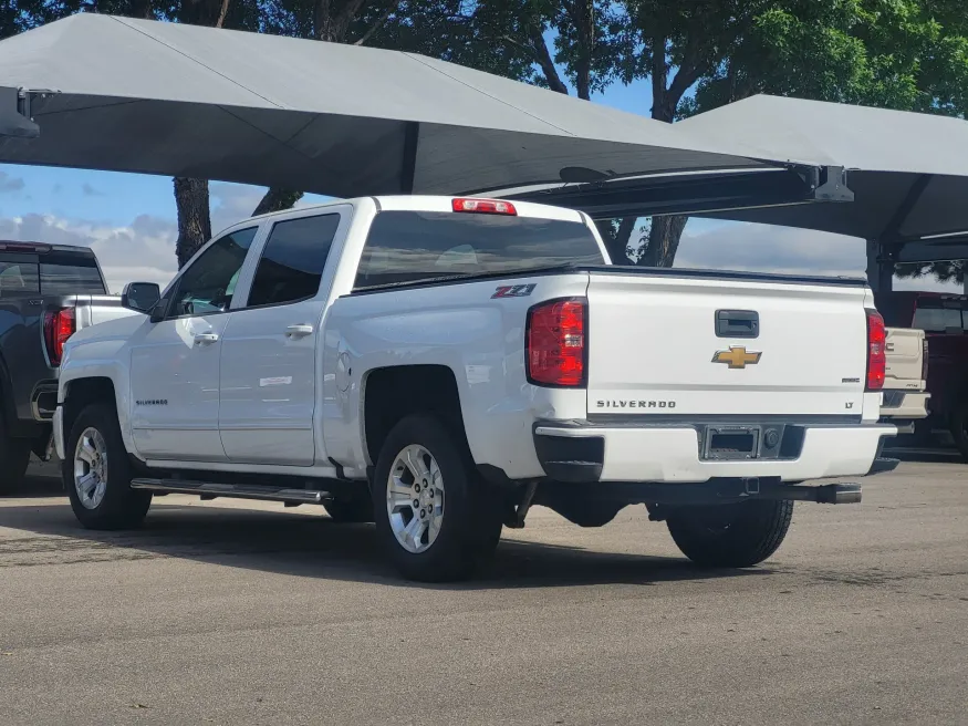 2017 Chevrolet Silverado 1500 LT | Photo 4 of 23