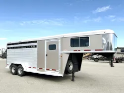 2022 Logan Coach Stock Combo | Thumbnail Photo 1 of 16