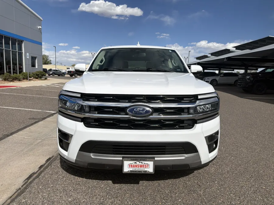 2024 Ford Expedition Limited | Photo 9 of 26