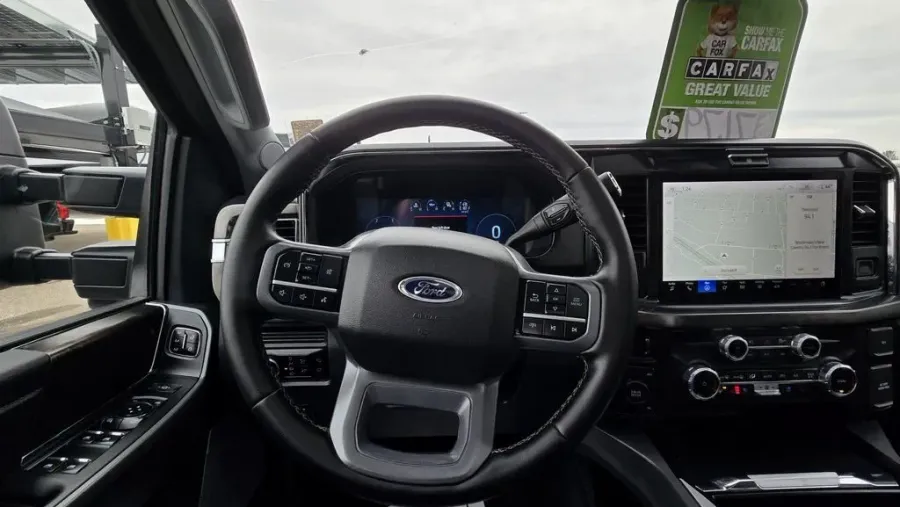 2025 Ford F-250 | Photo 14 of 31