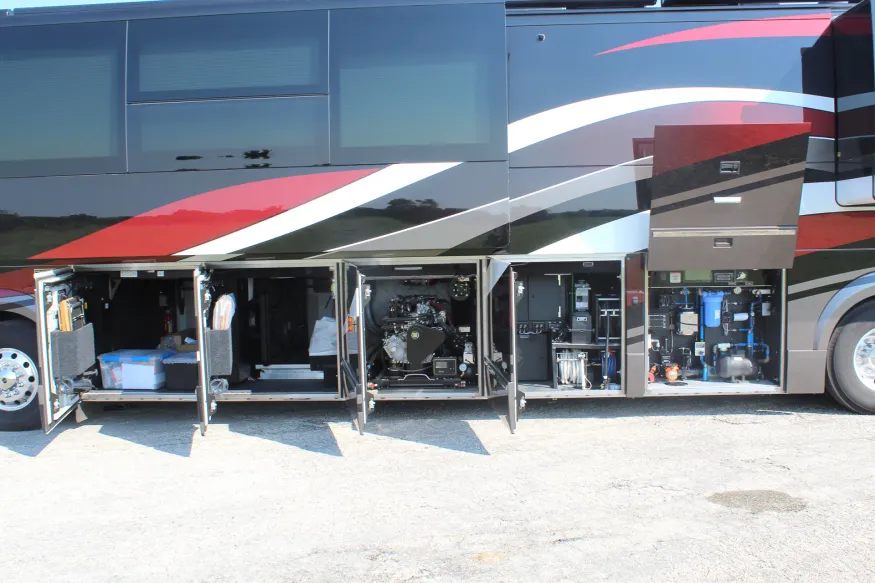 2023 Emerald Prevost H3-45 Triple Slide | Photo 21 of 22