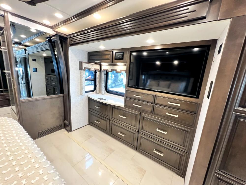 2023 Newmar London Aire 4521 | Photo 15 of 36