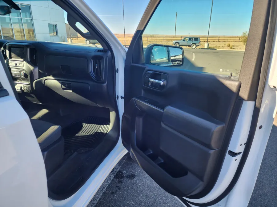 2020 Chevrolet Silverado 1500 Custom | Photo 16 of 25