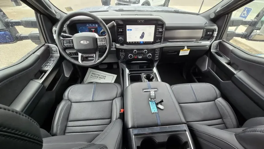 2026 Ford Super Duty F-350 | Photo 33 of 37