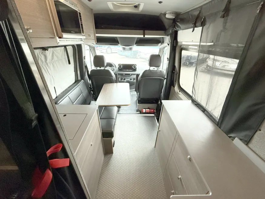 2024 Mercedes Benz 170 Ultra | Photo 6 of 22