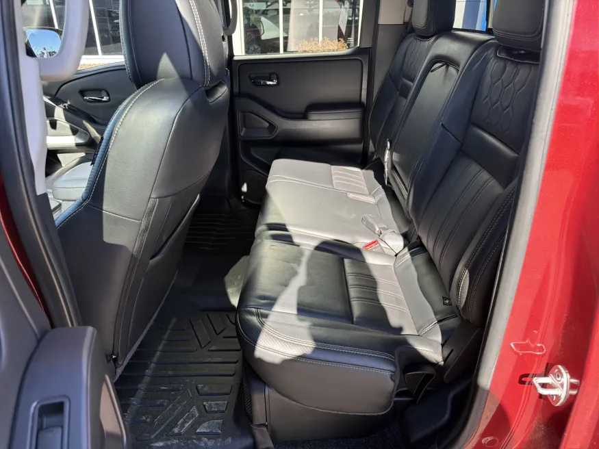 2022 Nissan Frontier SV | Photo 9 of 21