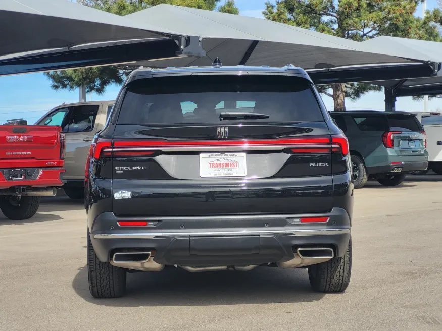 2025 Buick Enclave Preferred | Photo 5 of 24