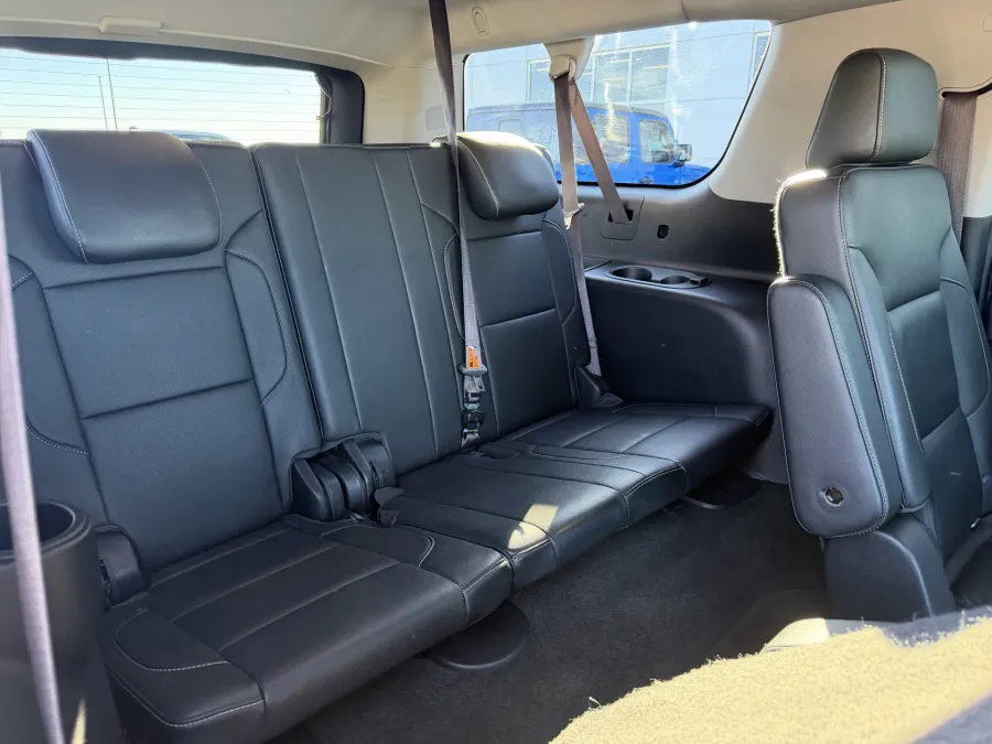 2016 GMC Yukon XL SLT | Photo 10 of 21