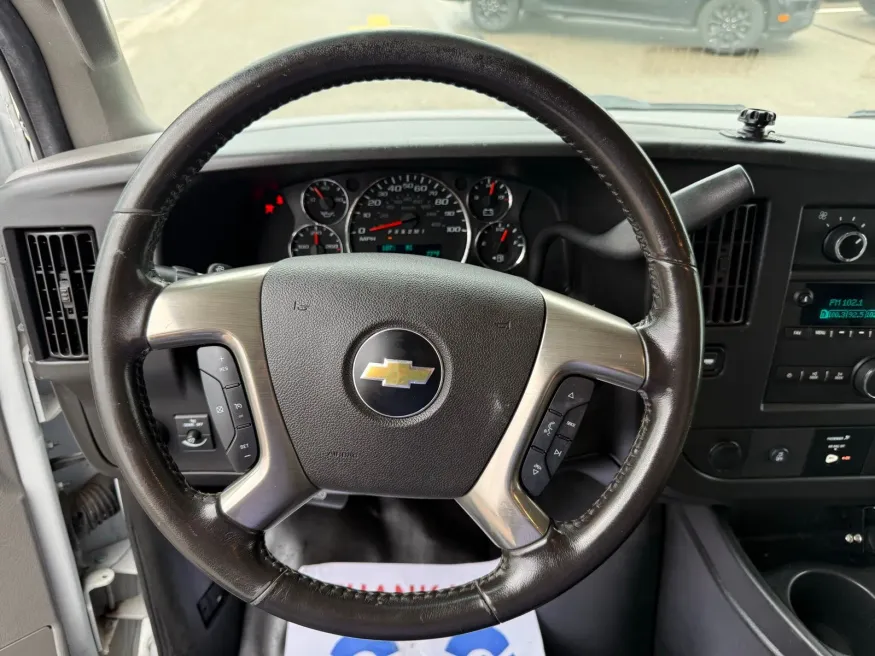 2018 Chevrolet Express 3500 Work Van | Photo 8 of 19