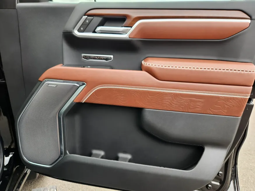 2025 GMC Sierra 1500 Denali Ultimate | Photo 16 of 29