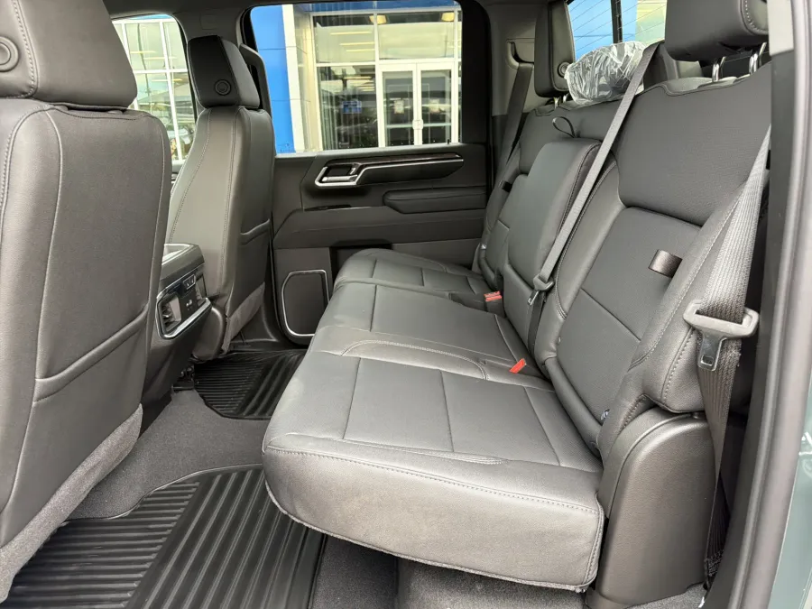 2026 Chevrolet Silverado 2500HD LTZ | Photo 9 of 20